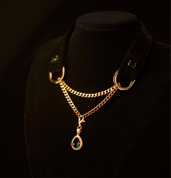 エメラルドグローベルベットチョーカー