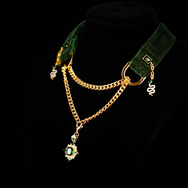 VB Medusa—Gaze of Stone Choker Necklace Set