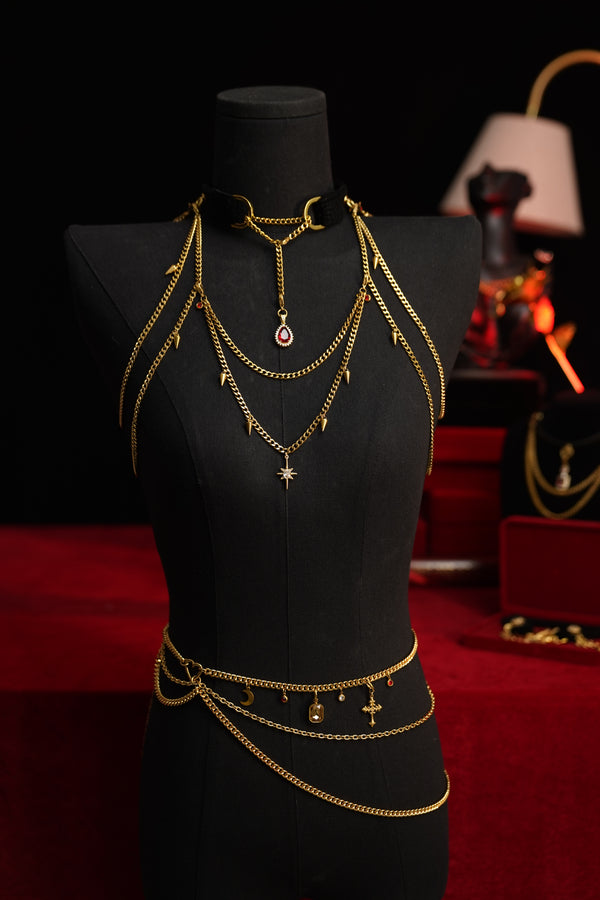 Catena da cintura con reliquie di rose