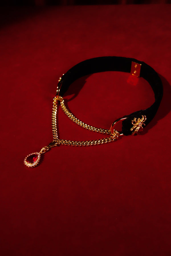ONYX WIDOW black velvet spider choker full view