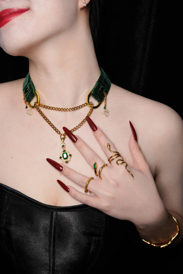 VB Medusa—Gaze of Stone Choker Necklace Set