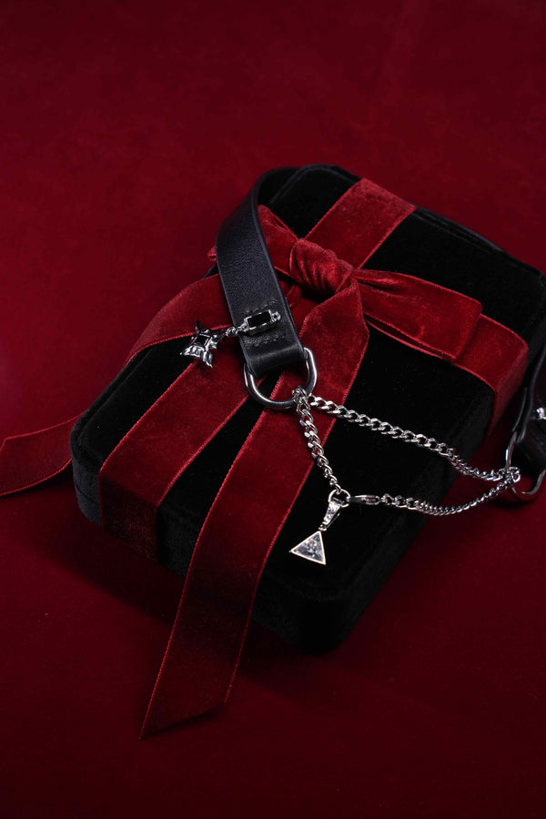 STAR CUE — Silver Lambskin Choker