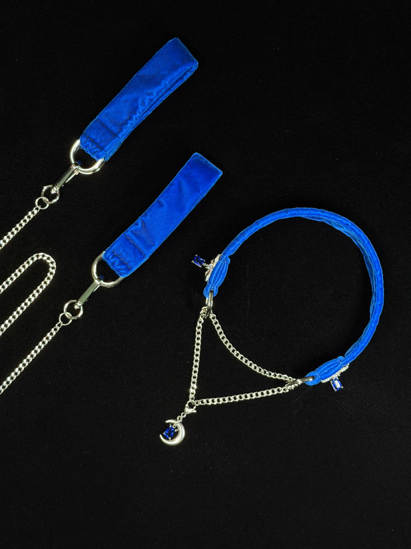 BLUE MOON BOW choker and matching cuffs set flat lay