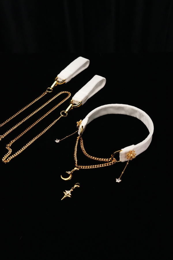 FROSTED STELLA white snowflake choker with matching white cuffs